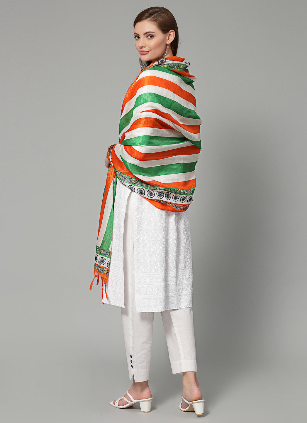 Women tri colour printed Chanderi silk dupatta with tasselled border.