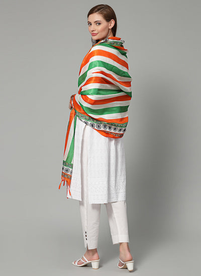 Women tri colour printed Chanderi silk dupatta with tasselled border.