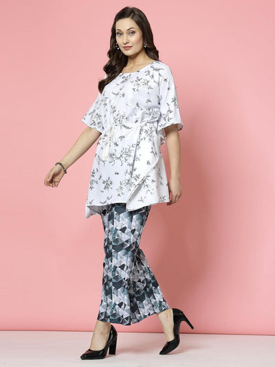 Floral print kaftan with trousers, white and black with round neck and waist tie-ups.