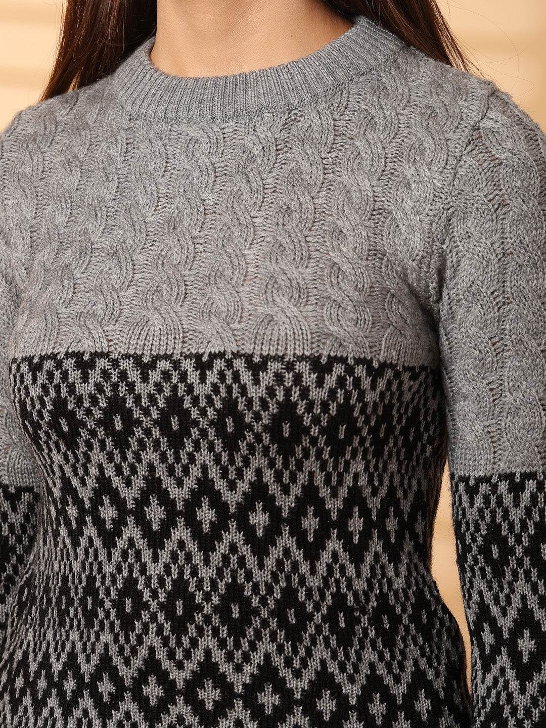 Grey self-design woolen regular top with full sleeves and patterned knit.