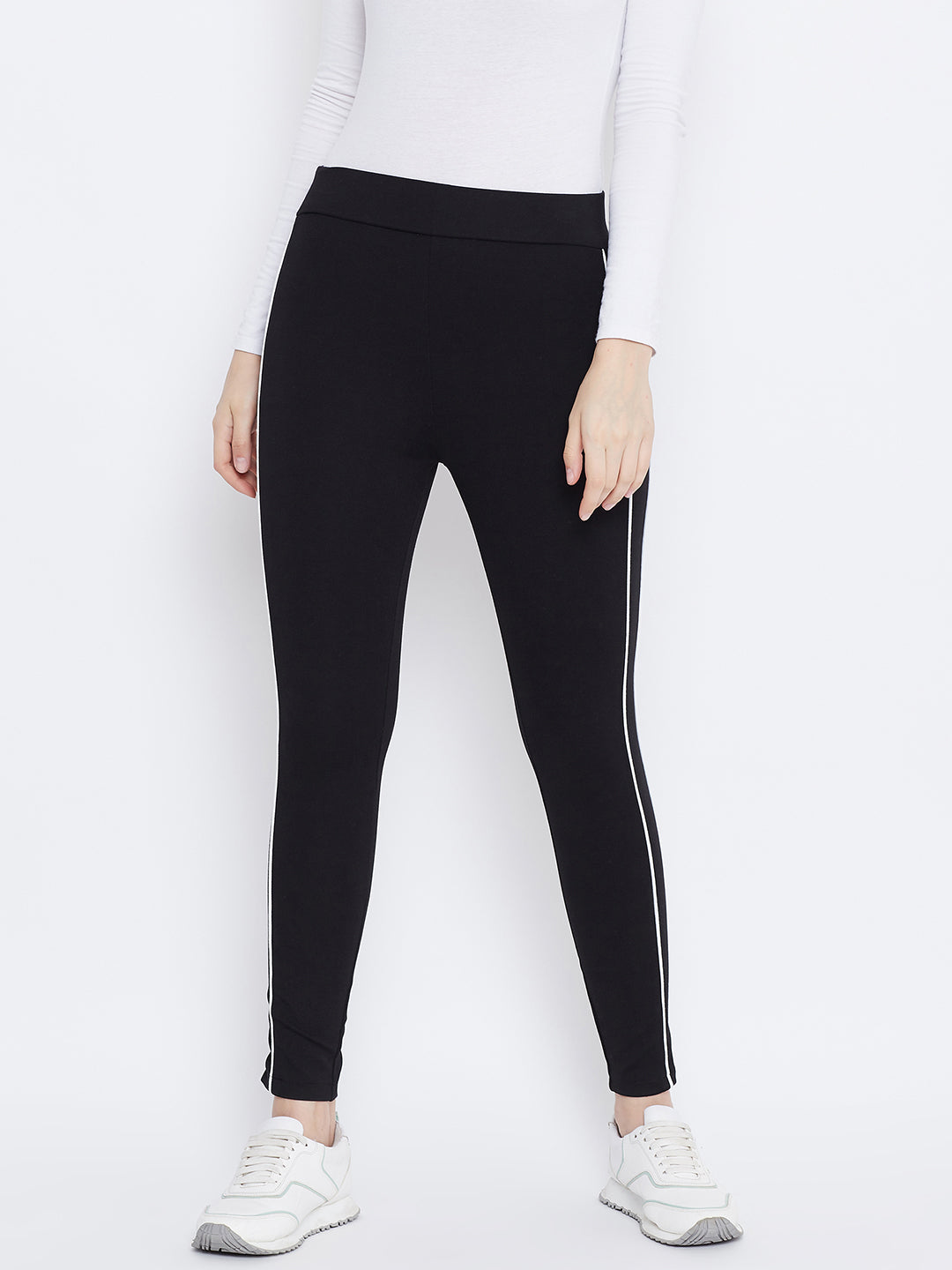 Clora Black Solid Striped Jeggings
