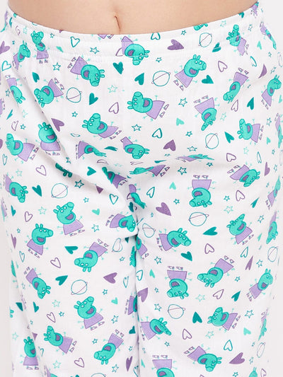 Green printed cotton nightsuit - Clora pattern close-up.
